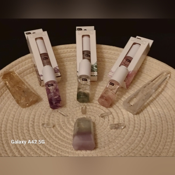 Nail Cuticle Oil Infused with Pink Rose Quartz Crystal Chips NIB NEW & FRESH - Picture 2 of 4